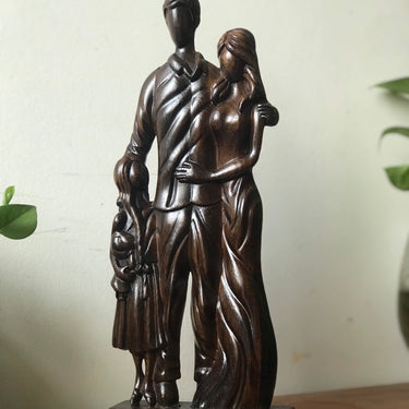 Handicraftviet Wood Family Sculpture for Home Decor, Wooden Family Stutue for Women and Men 7 Inches Tall (Family statue)